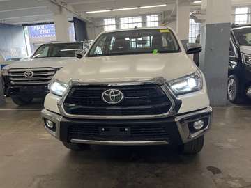 TOYOTA HILUX ESSENCE 2.7