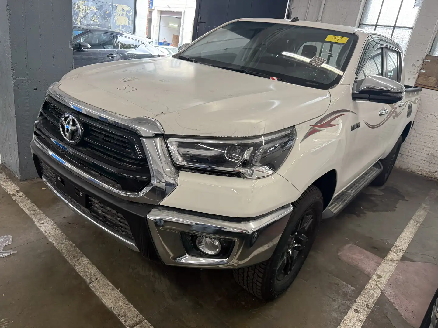 Toyota Hilux TOYOTA HILUX ESSENCE 2.7 AUTOMATIQUE Wit - 2