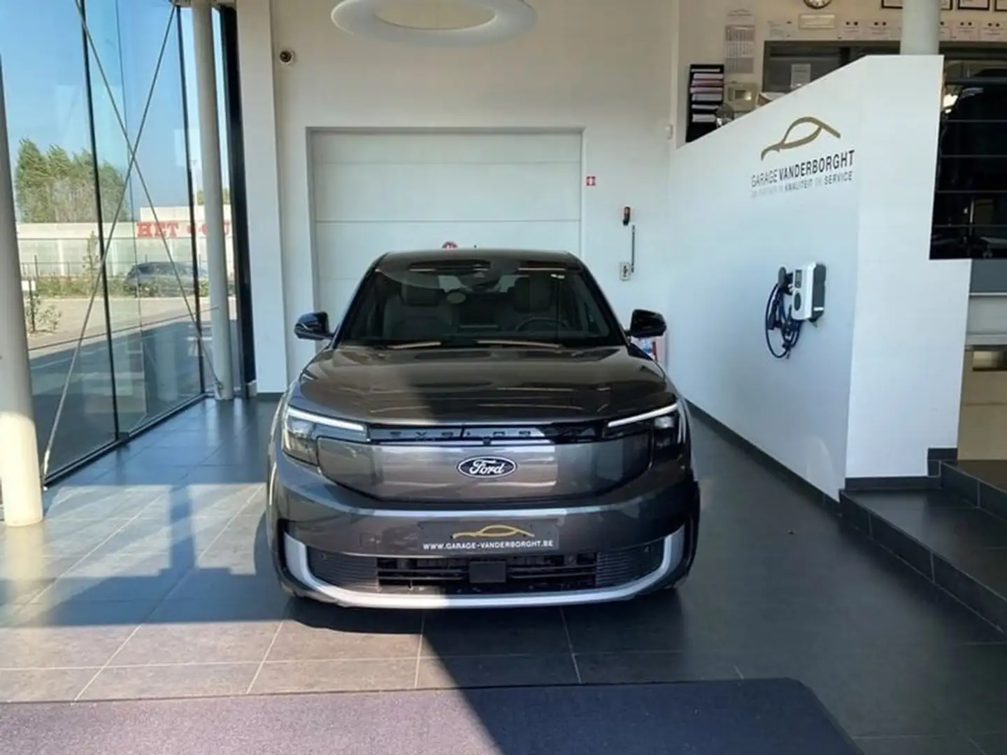 Ford Explorer PREMIUM EXTENDED RANGE RWD 286PK FULL OPTION Grijs - 2
