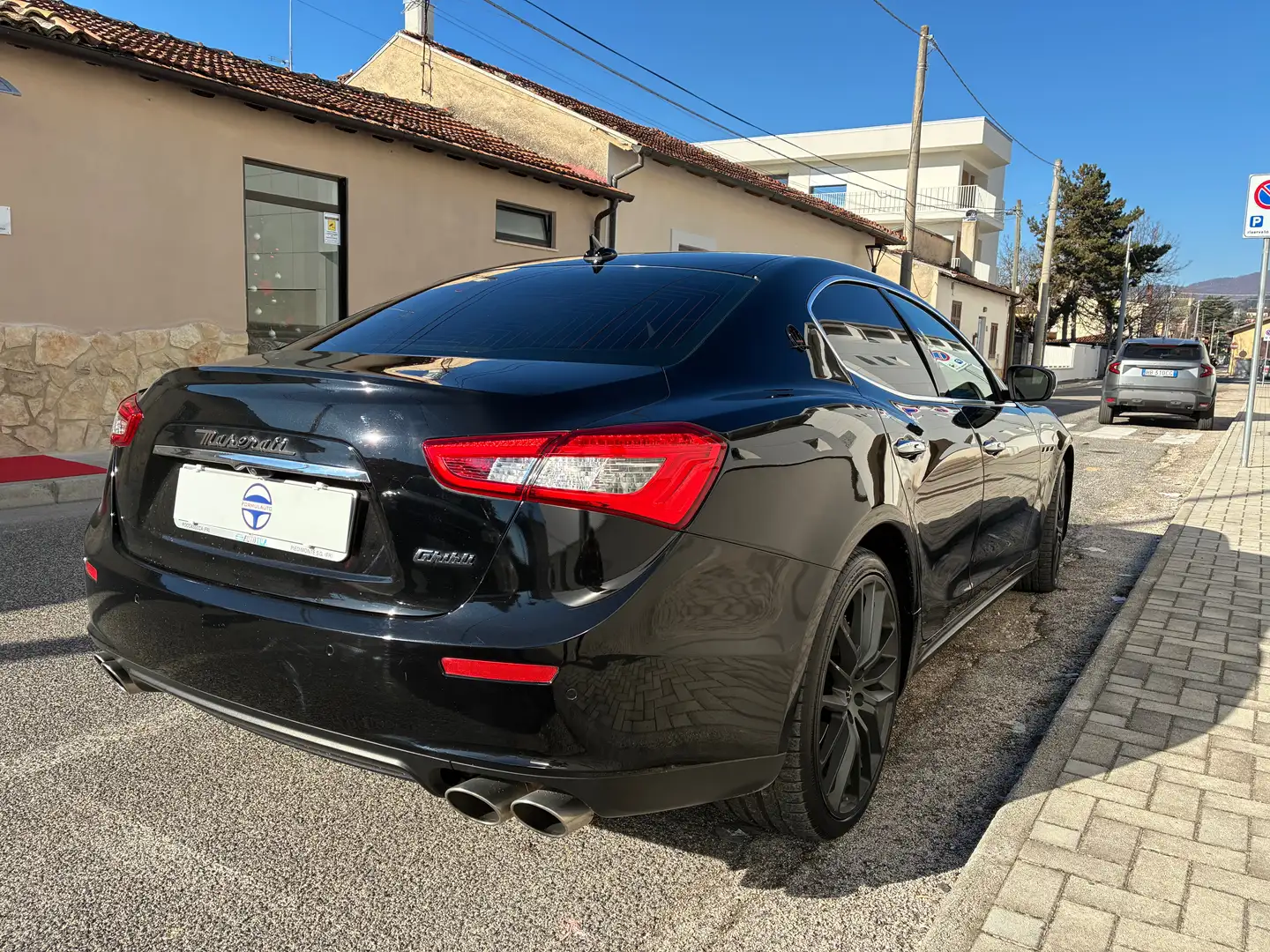 Maserati Ghibli V6 Diesel 275 CV Gransport Noir - 2