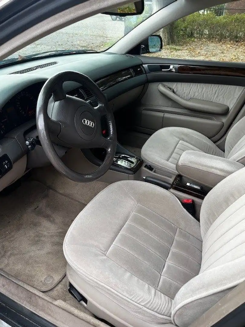 Audi A6 A6 2.4 5V Advance Красный - 2