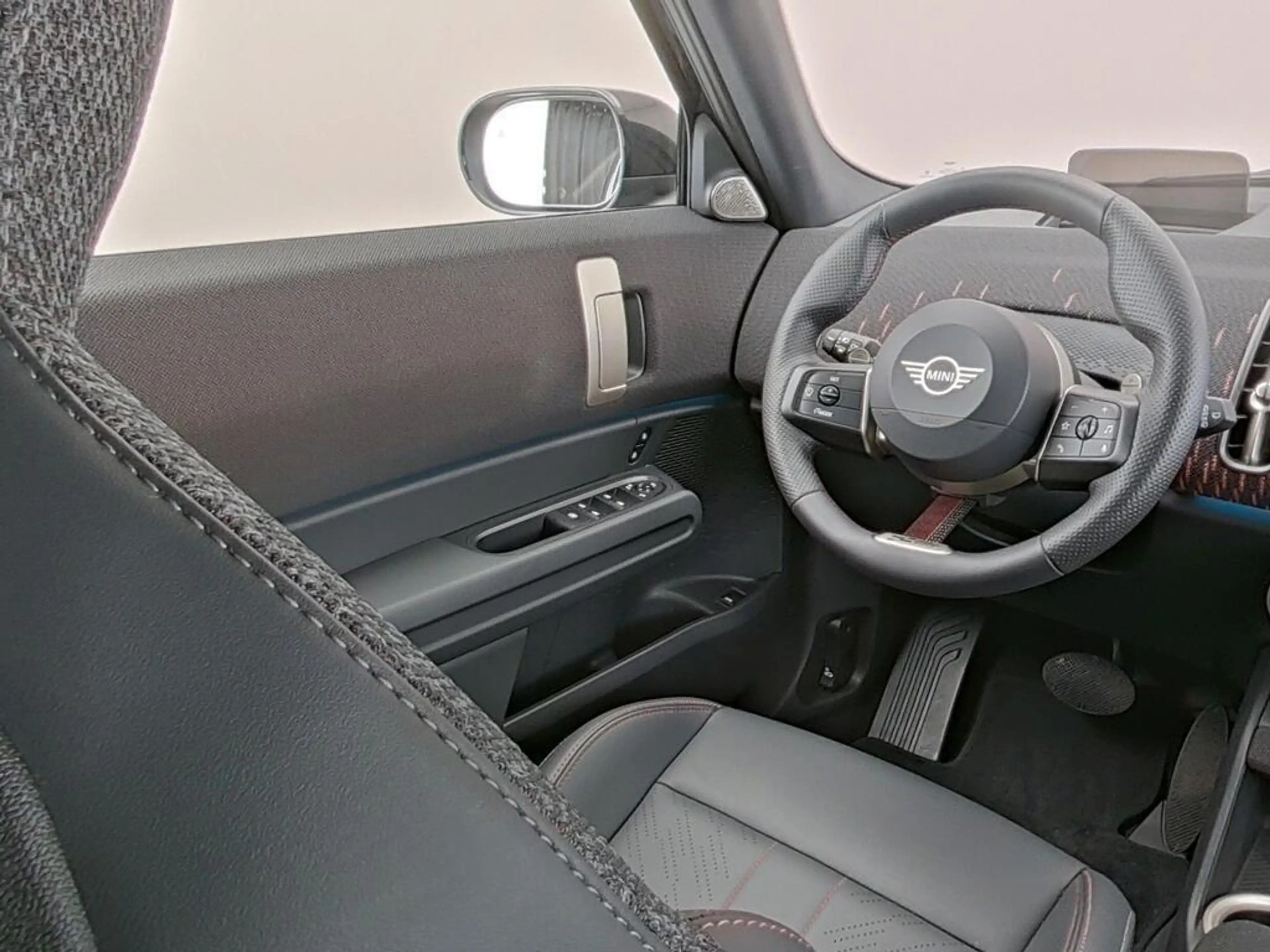MINI John Cooper Works Countryman 1.5 C M — photo 4