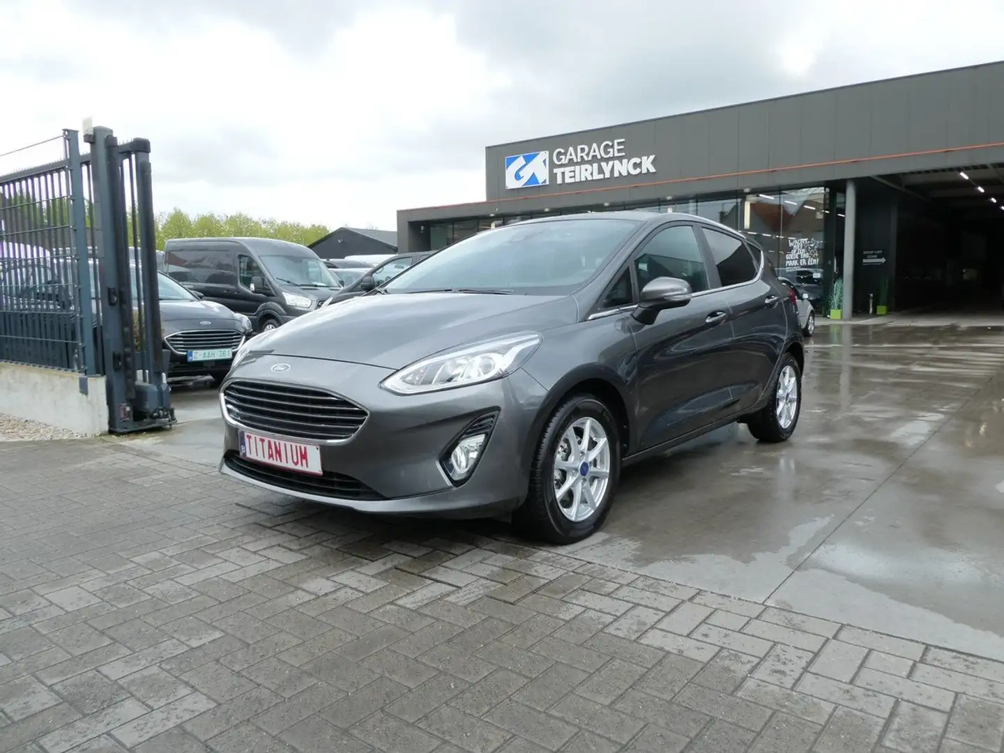 Ford Fiesta 1.1 i benzine 75pk Titanium Luxe 49000km (86174) Gris - 1