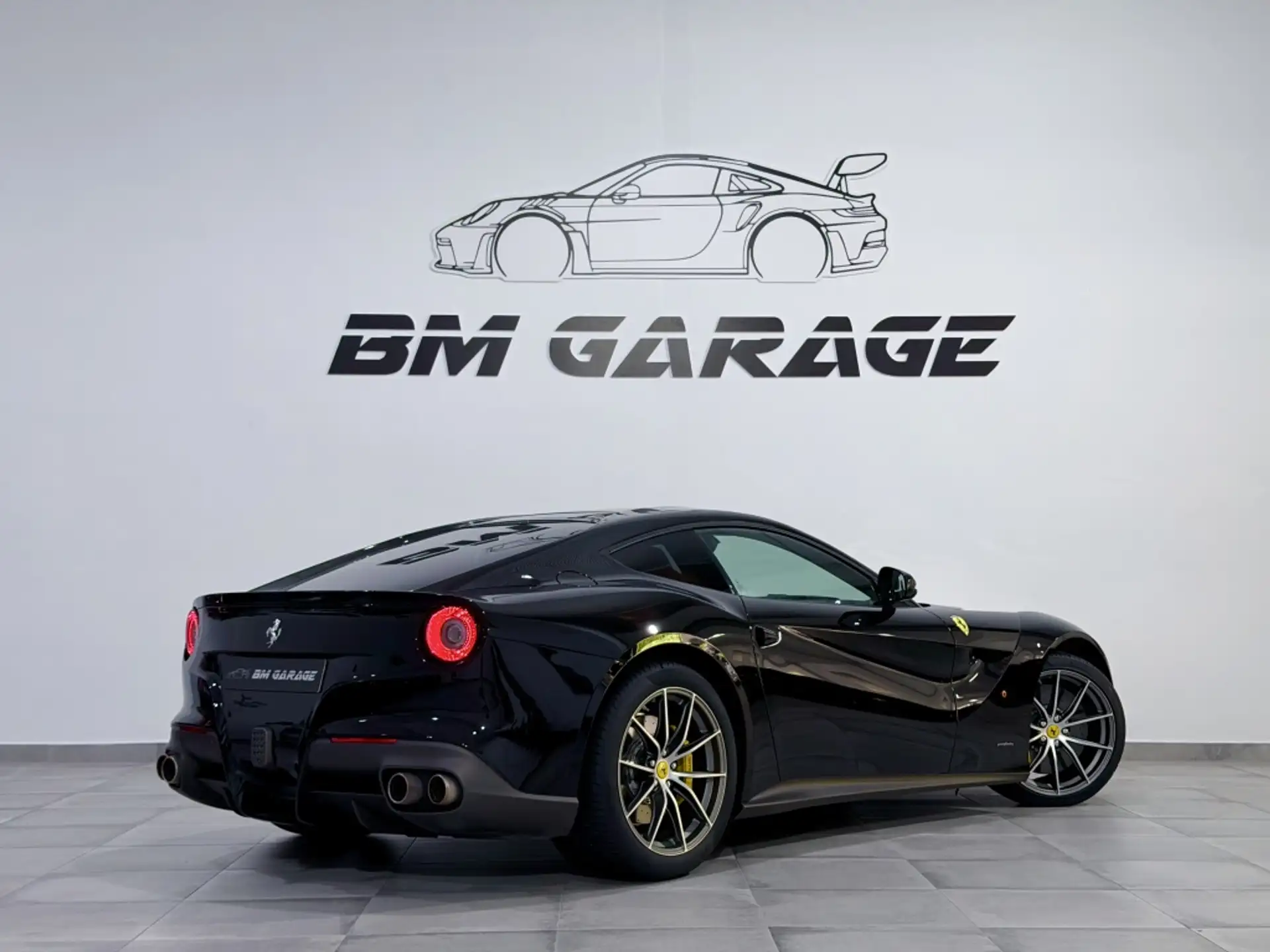 페라리 F12 베를리네타 2016 검정 사진 5