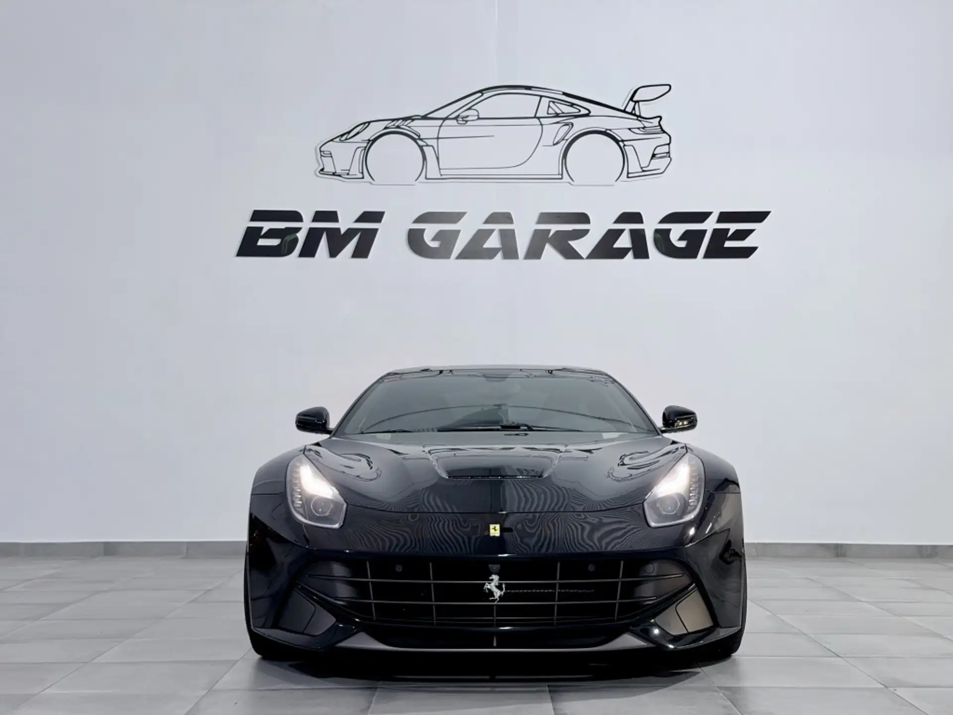페라리 F12 베를리네타 2016 검정 사진 8