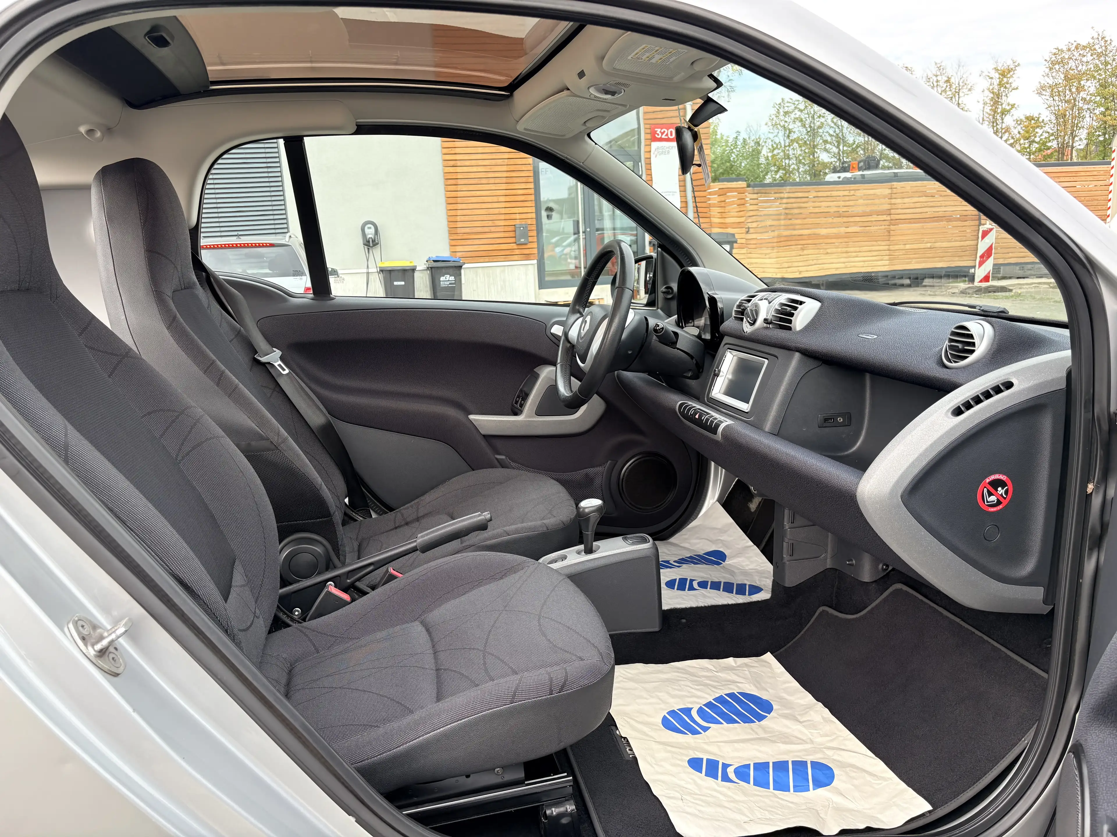 smart forTwo DIESEL,KLIMA,NAVI,PDC,GANZJAHRREIFEN INSP+TÜV NEU — photo 13