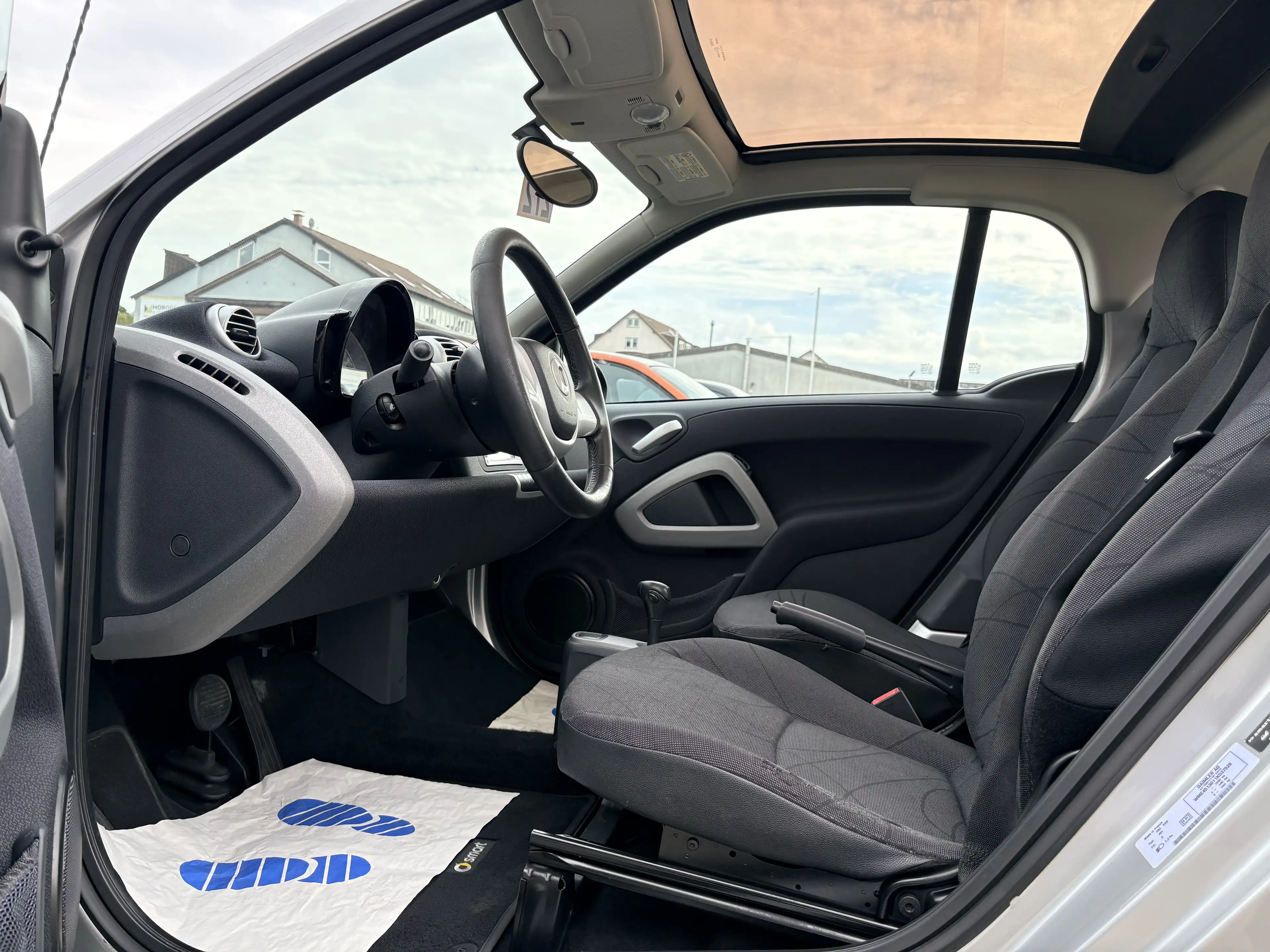 smart forTwo DIESEL,KLIMA,NAVI,PDC,GANZJAHRREIFEN INSP+TÜV NEU — photo 12