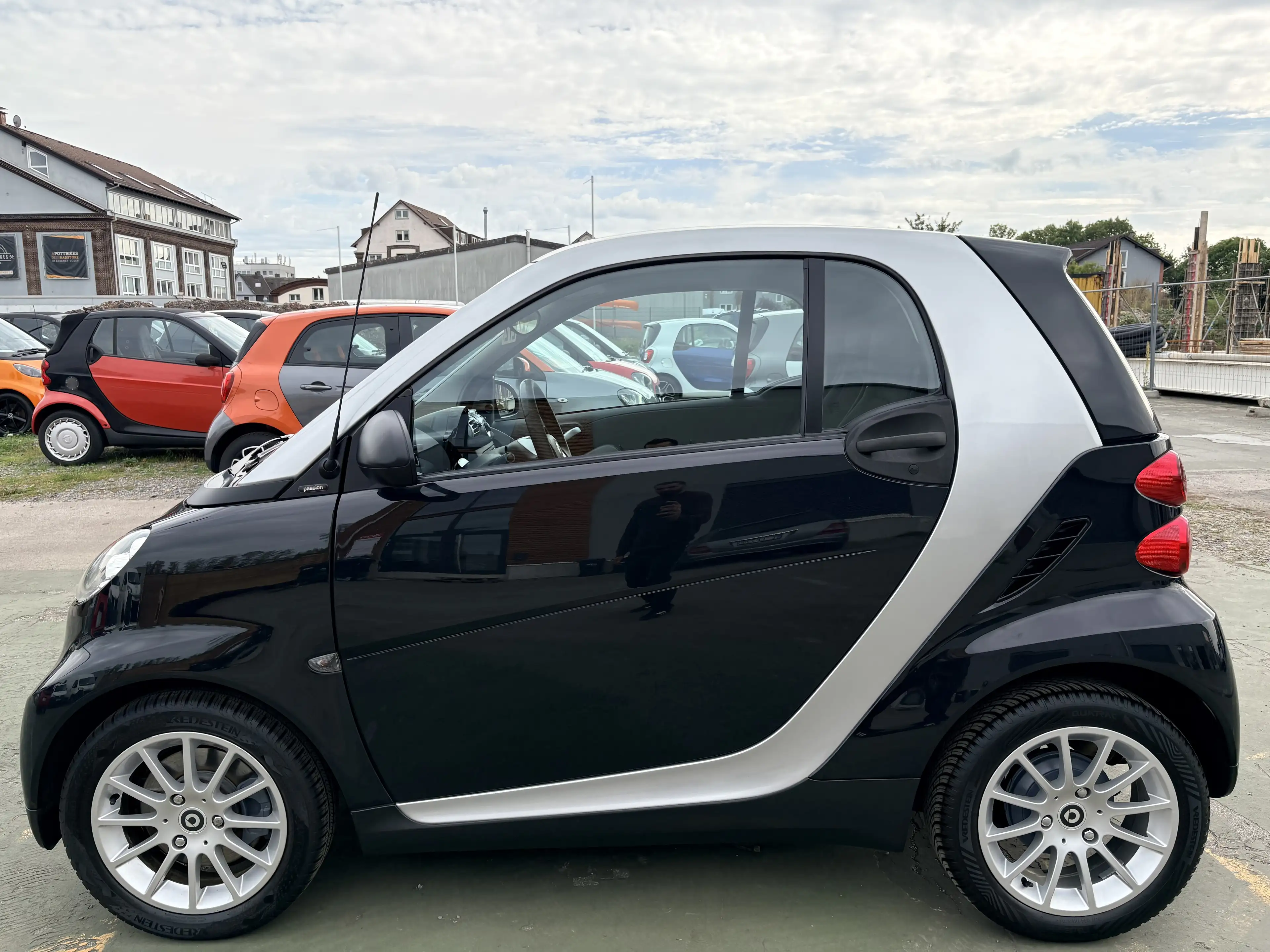 smart forTwo DIESEL,KLIMA,NAVI,PDC,GANZJAHRREIFEN INSP+TÜV NEU — photo 2