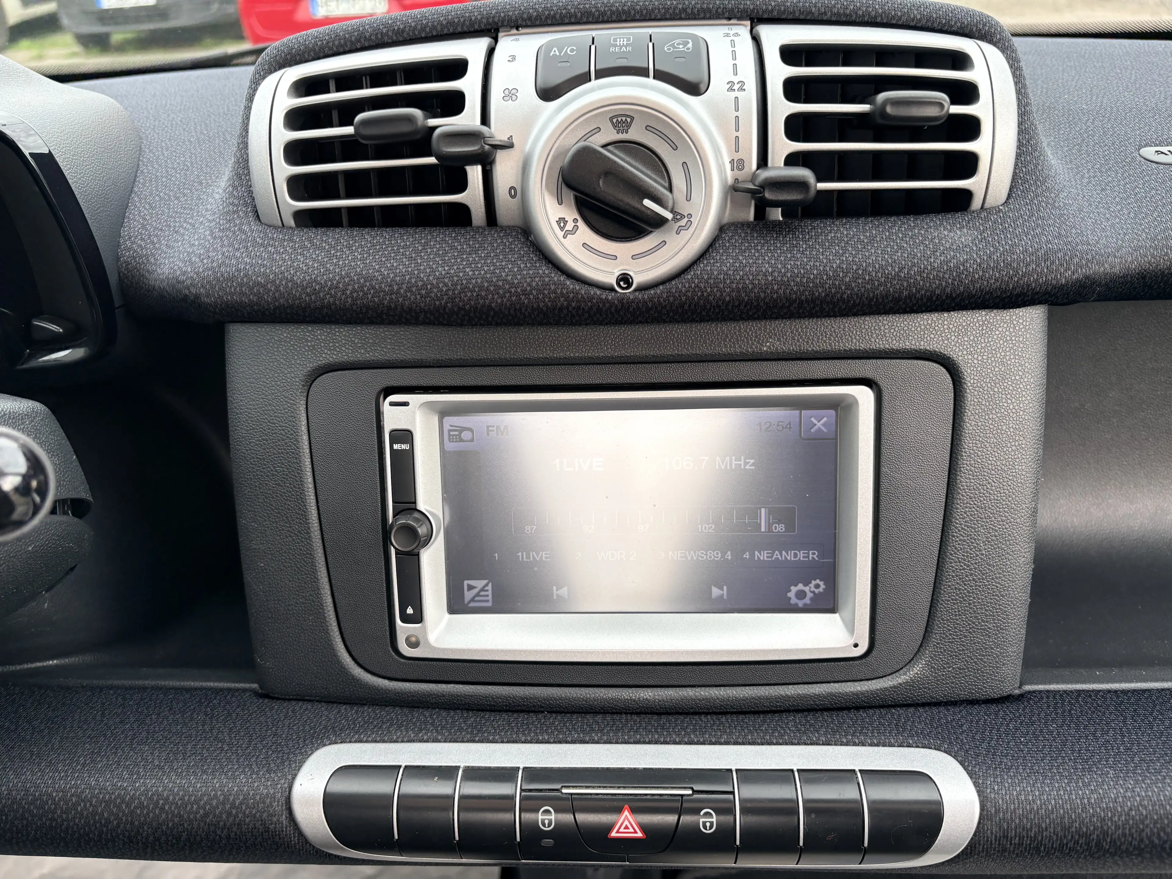 smart forTwo DIESEL,KLIMA,NAVI,PDC,GANZJAHRREIFEN INSP+TÜV NEU — photo 14