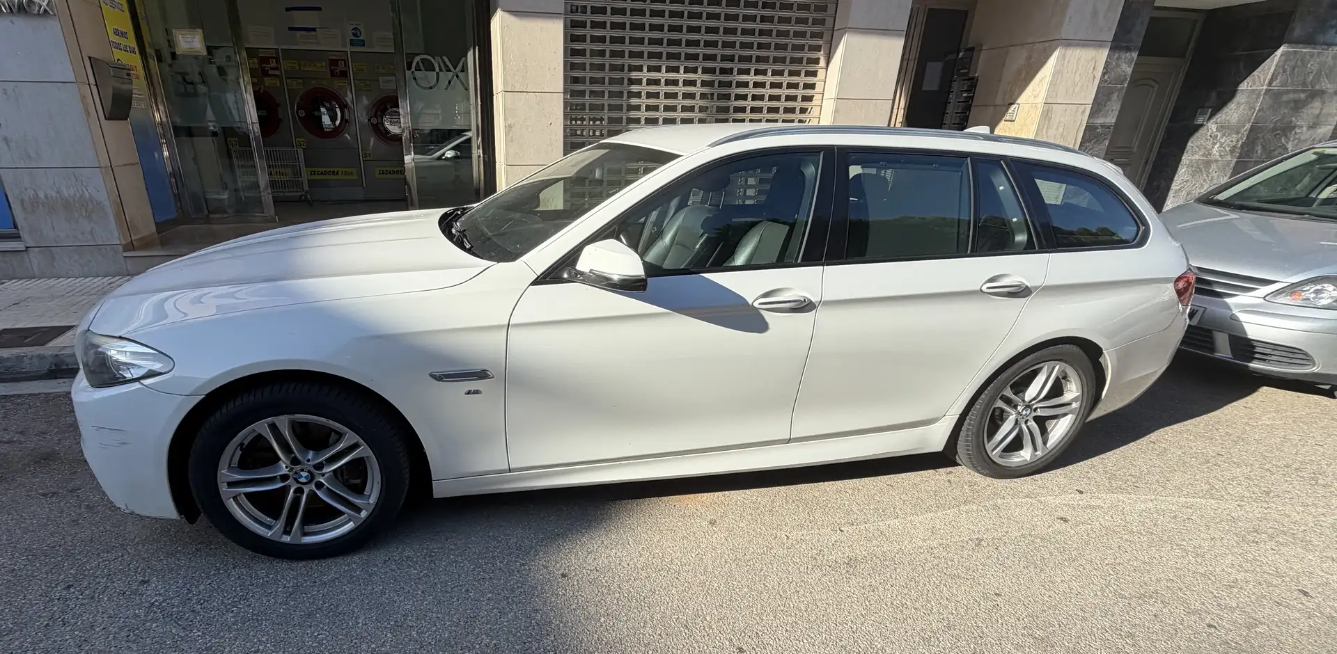 BMW 535 535dA Touring xDrive Luxury - 1