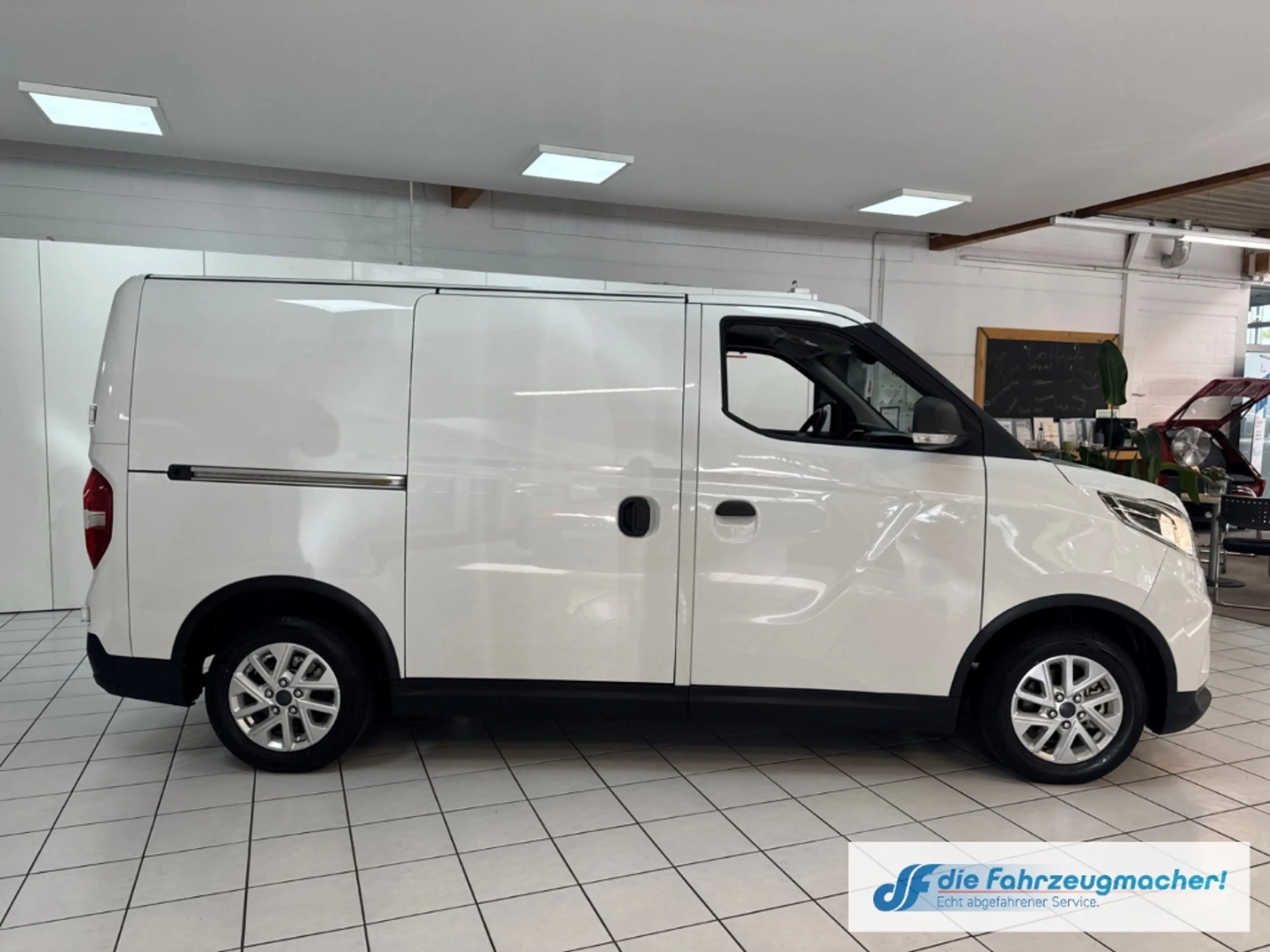 Maxus eDeliver 3 Kasten L1H1 Apple CarPlay Android Auto Klimaautom — photo 6