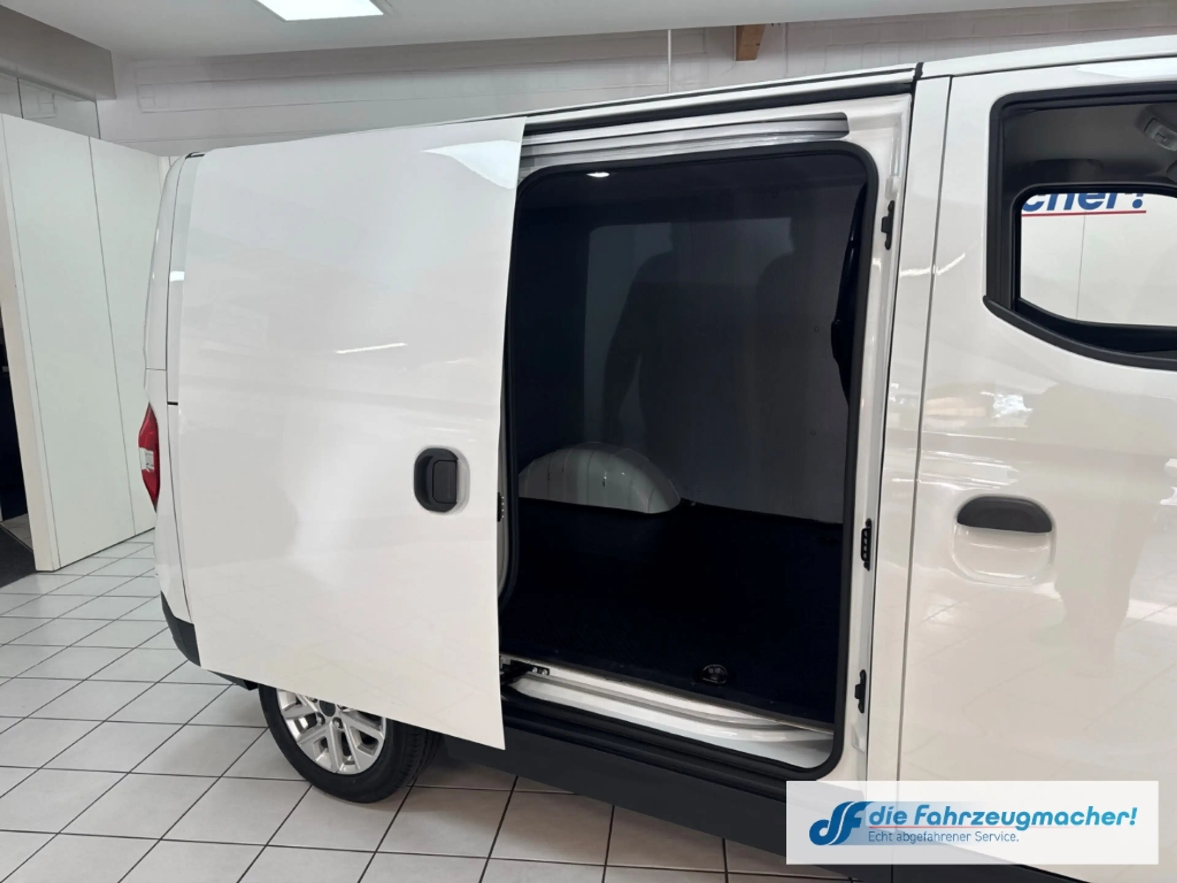 Maxus eDeliver 3 Kasten L1H1 Apple CarPlay Android Auto Klimaautom — photo 13