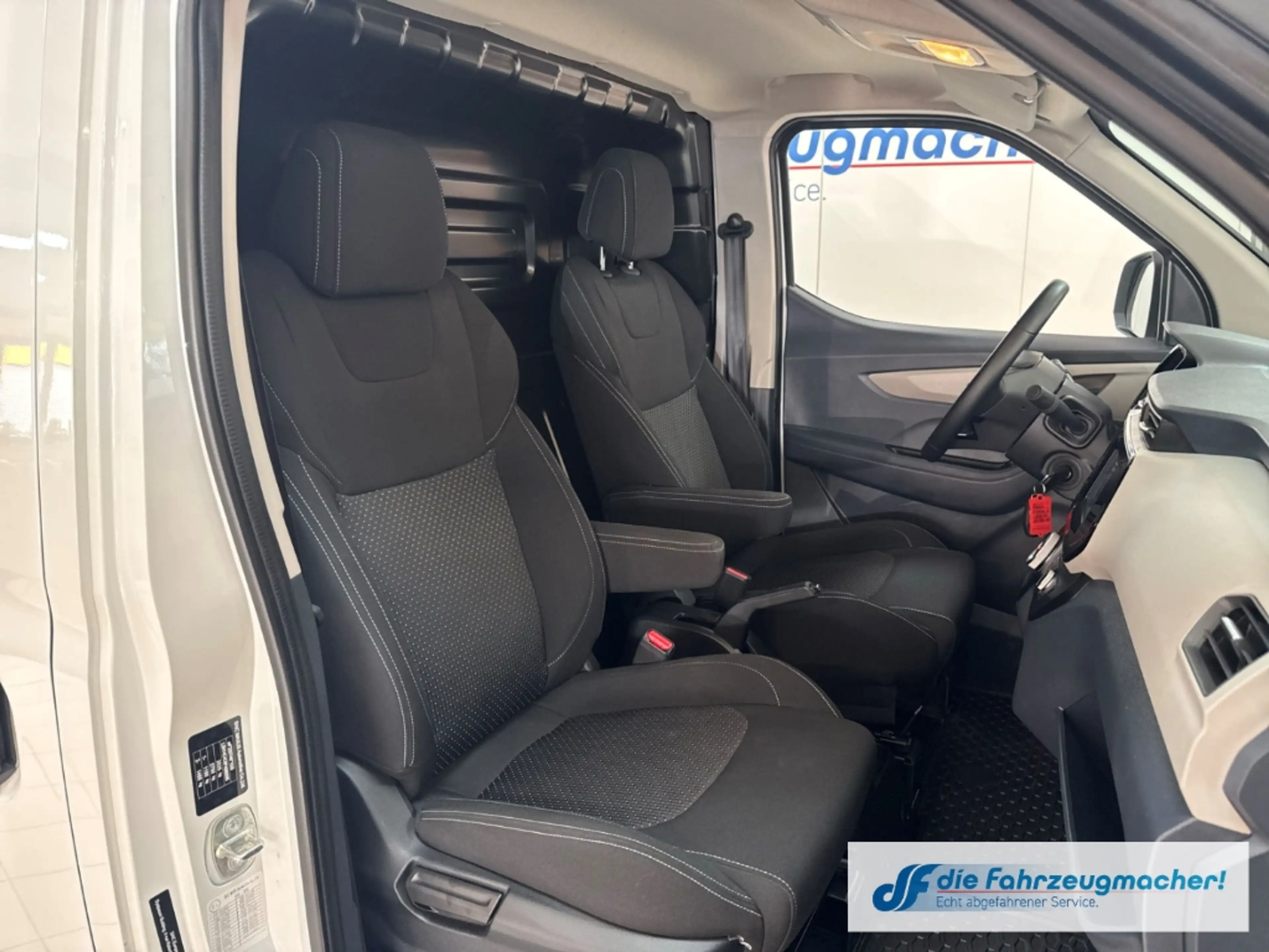 Maxus eDeliver 3 Kasten L1H1 Apple CarPlay Android Auto Klimaautom — photo 12