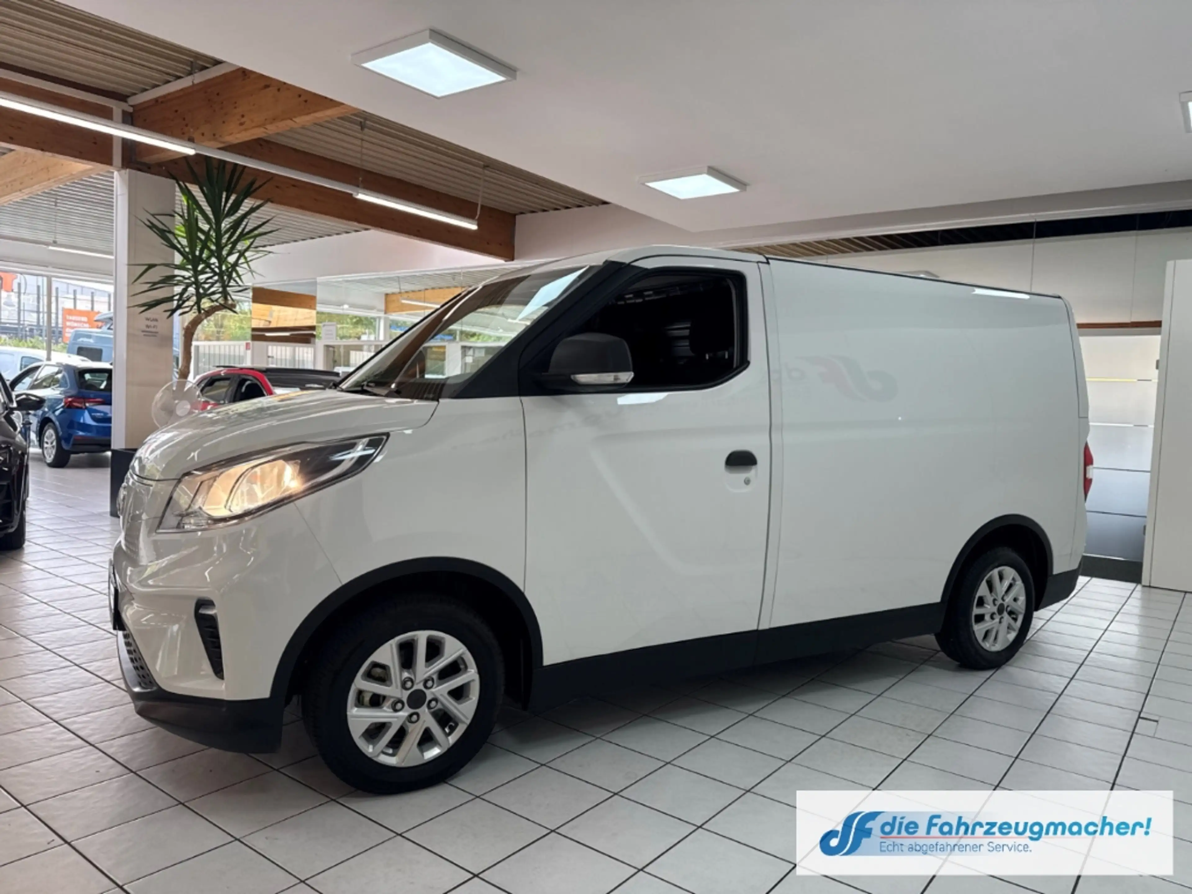Maxus eDeliver 3 Kasten L1H1 Apple CarPlay Android Auto Klimaautom — photo 2