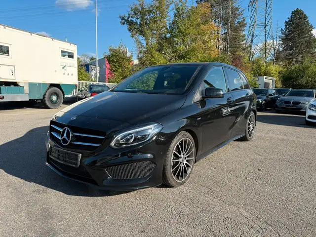 Mercedes-Benz B 180 AMG LINE White Art Edition CARBON*PANO*KAM