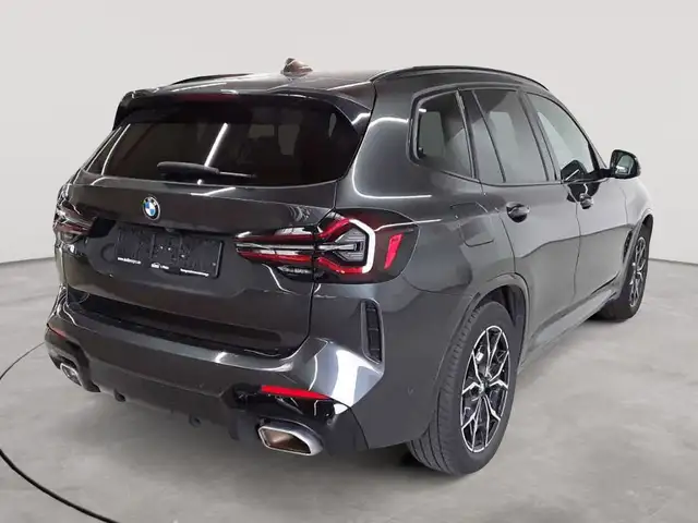 BMW X3 view 4