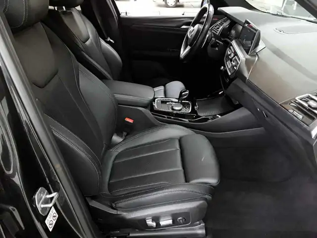 BMW X3 view 8