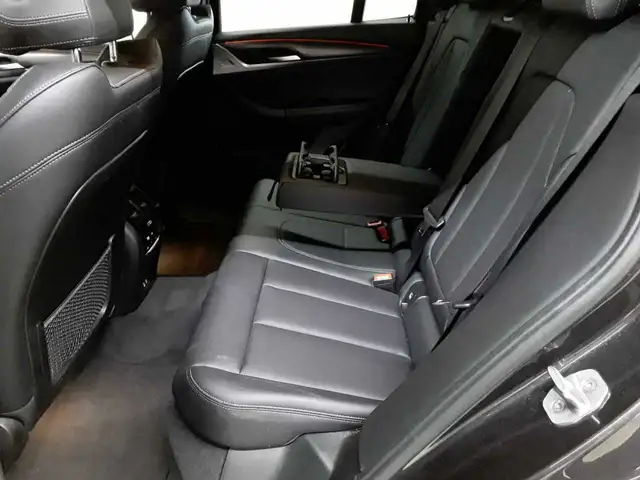 BMW X3 view 13