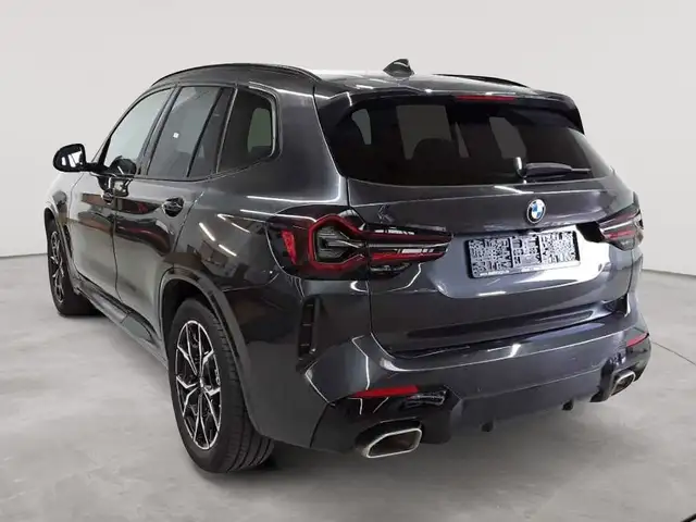 BMW X3 view 5
