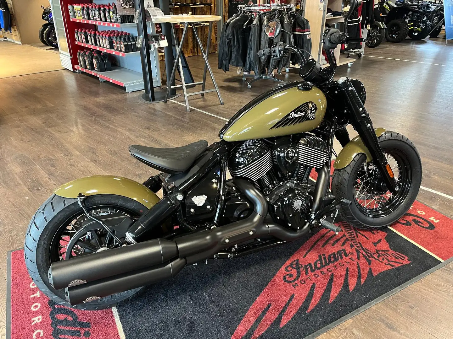 Indian Chief AS Customs Tactical Bobber Verde - 1