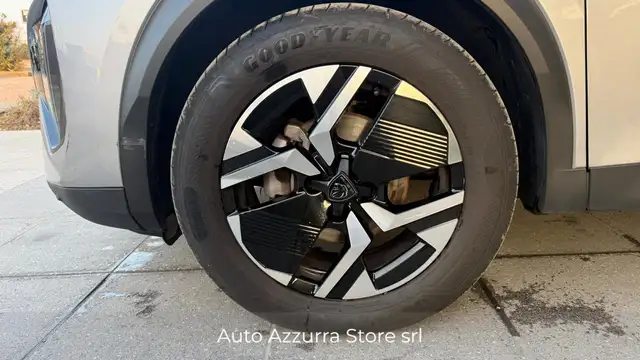 Peugeot 2008 view 7