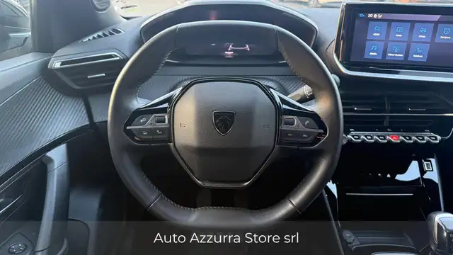 Peugeot 2008 view 11