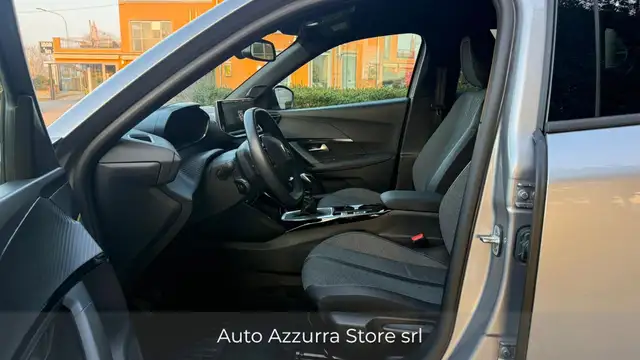 Peugeot 2008 view 8