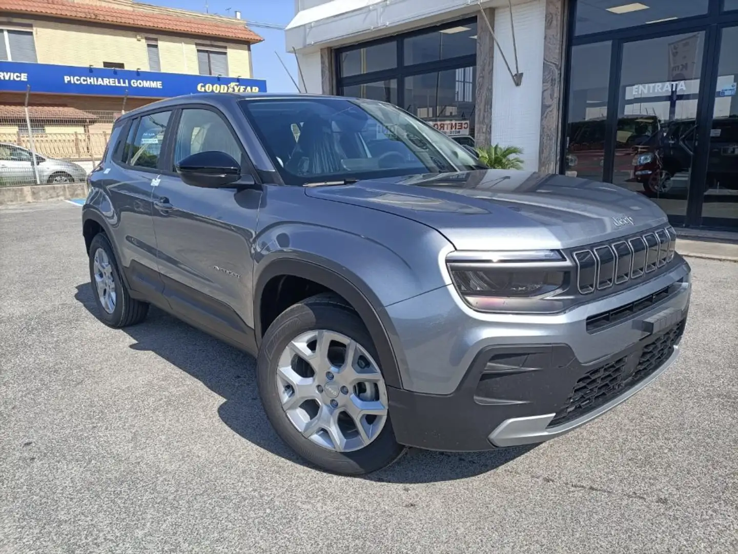 Jeep Avenger 1.2 Turbo 100 CV Altitude PREZZO REALE Grijs - 1