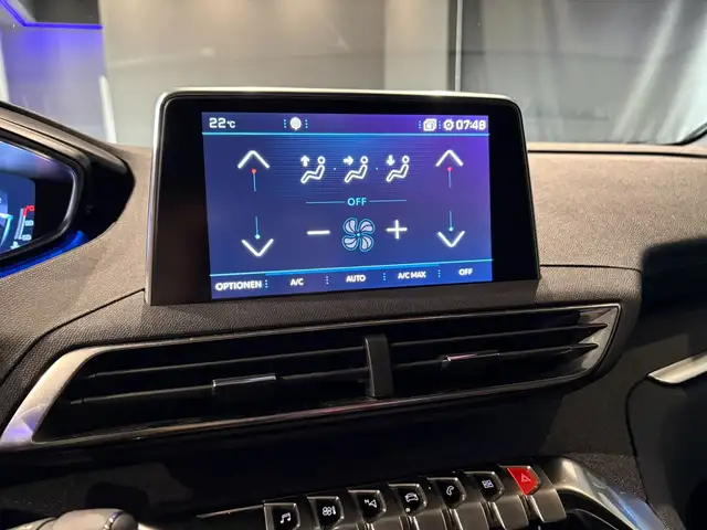 Peugeot 3008 view 13