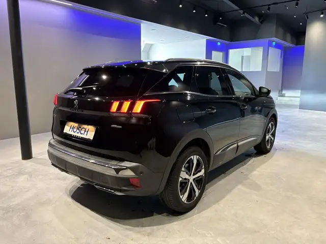 Peugeot 3008 view 5