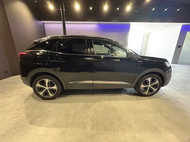 Peugeot 3008 view 6