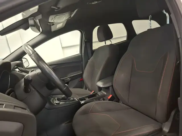 Ford Focus view 9