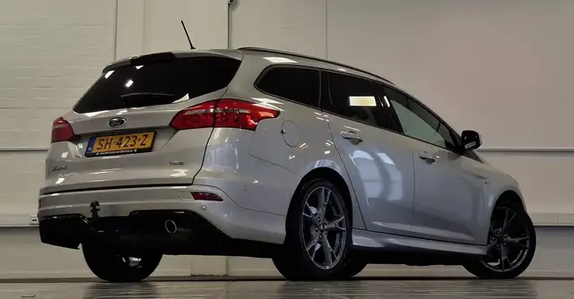 Ford Focus view 7