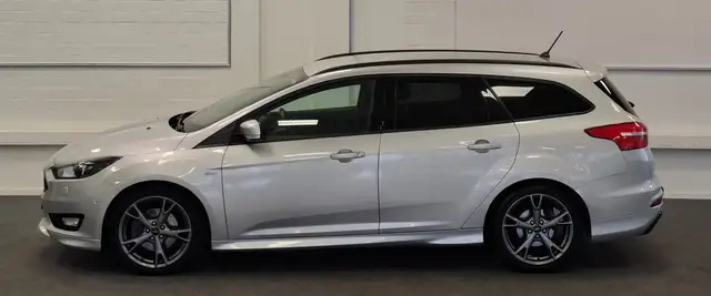 Ford Focus view 4