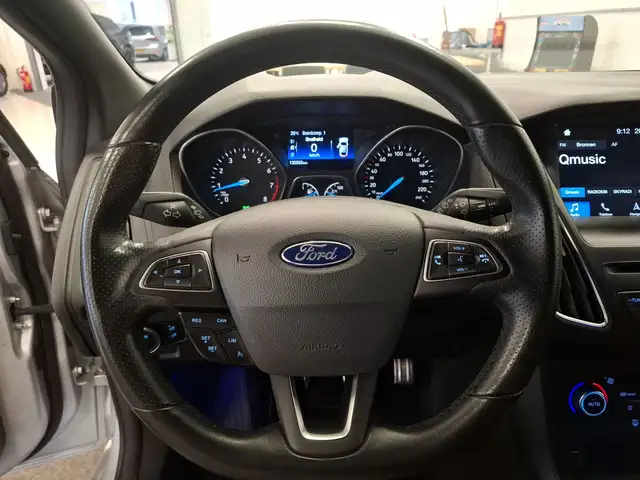Ford Focus view 14
