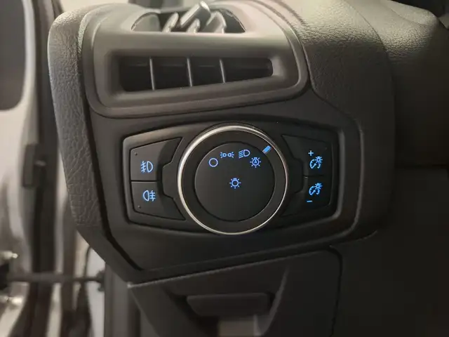 Ford Focus view 12