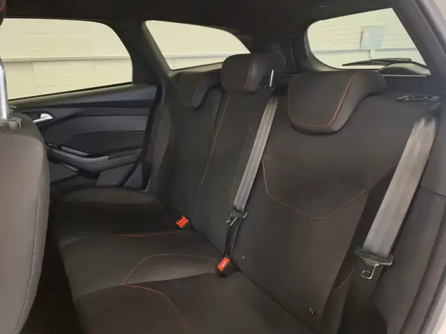 Ford Focus view 10