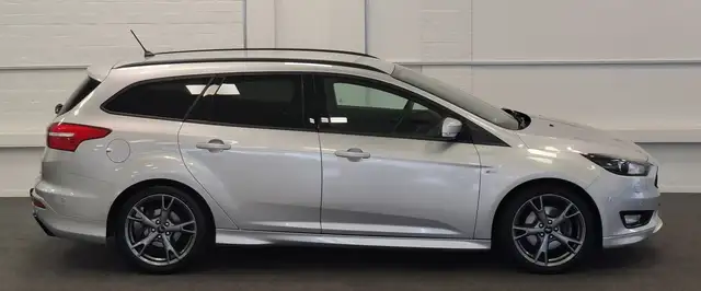 Ford Focus view 5