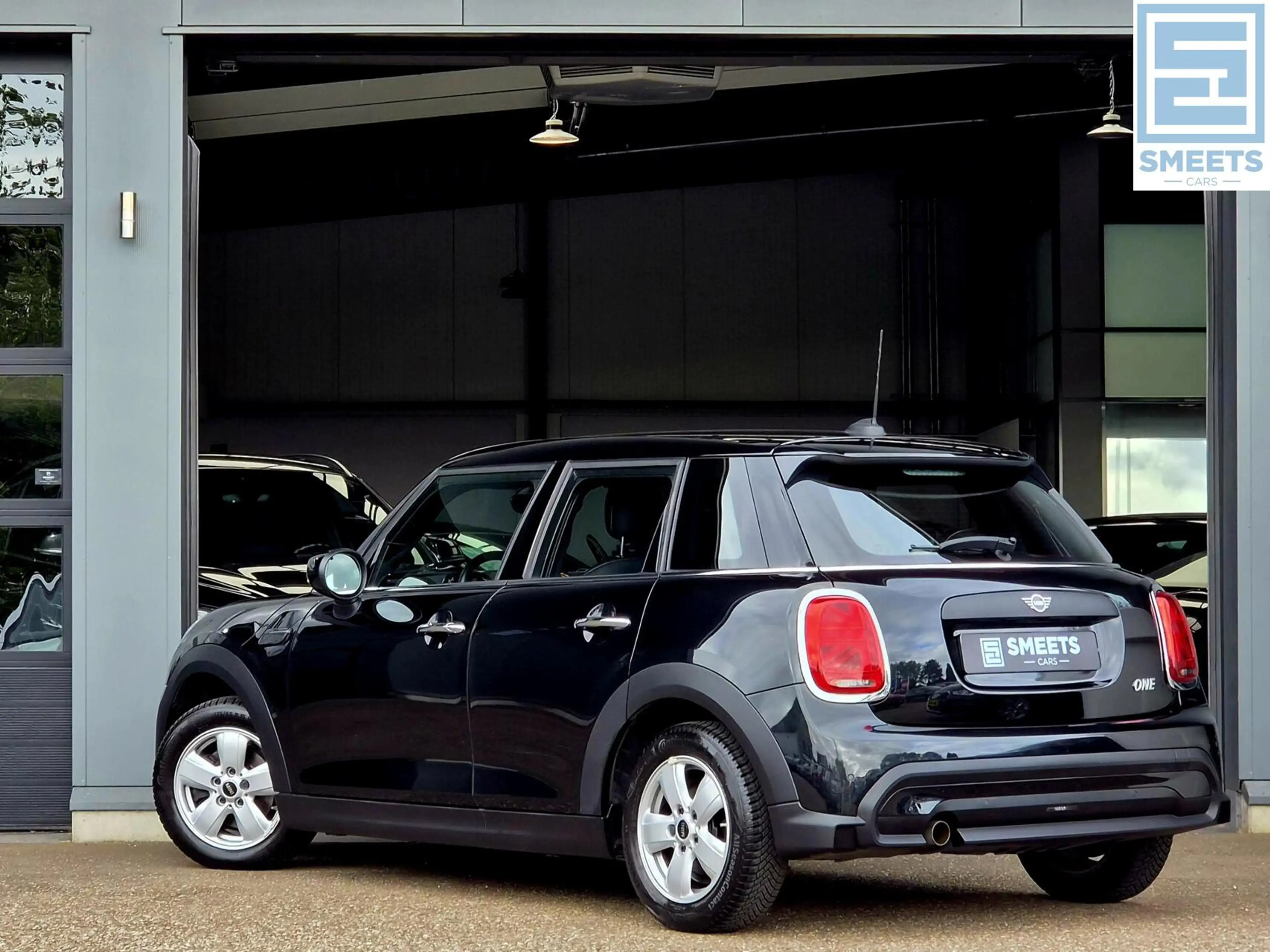 MINI One 5-Deurs 1.5 Business Edition — photo 2