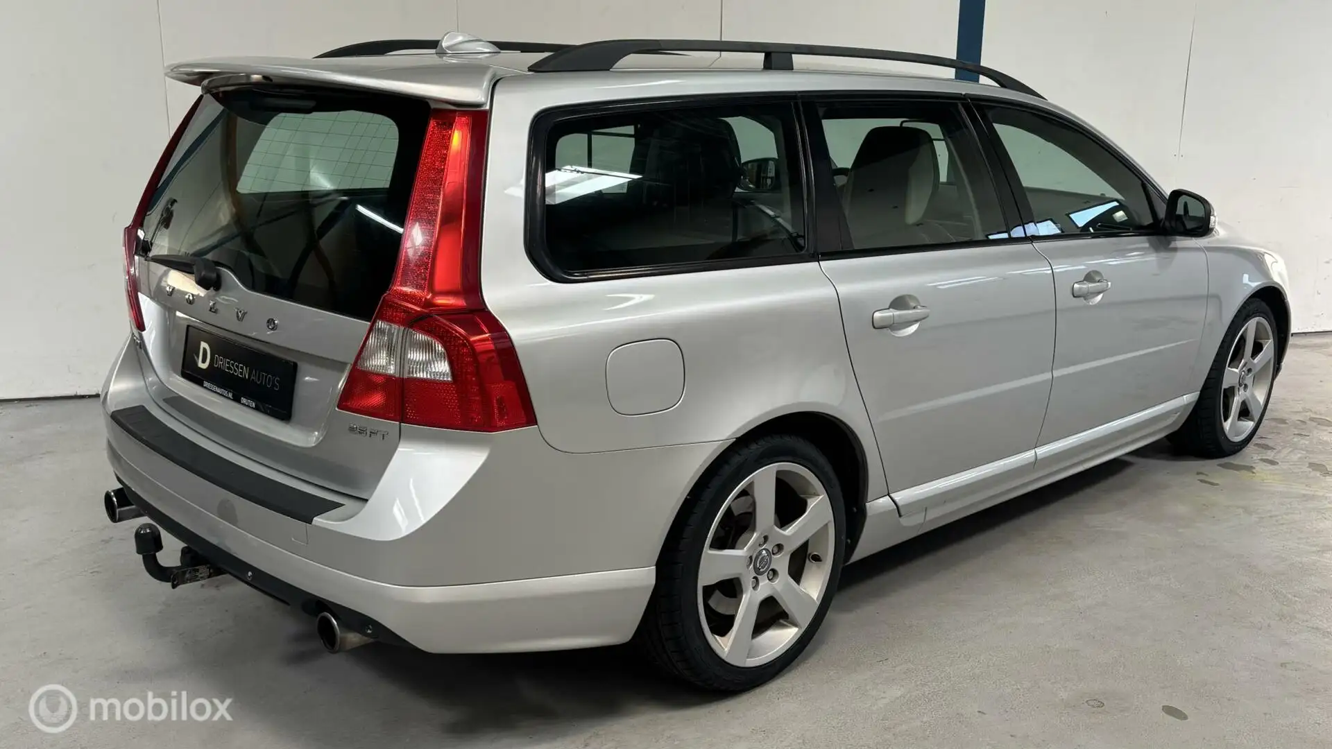 Volvo V70 2.5T R-Design AUTOMAAT / LEER / XENON Grigio - 2