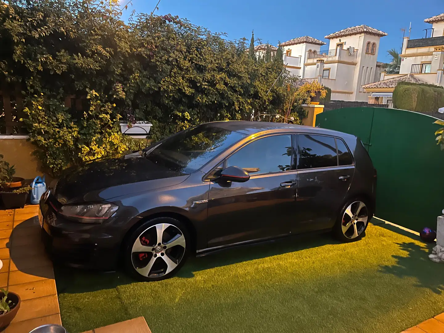 Volkswagen Golf GTD - 1