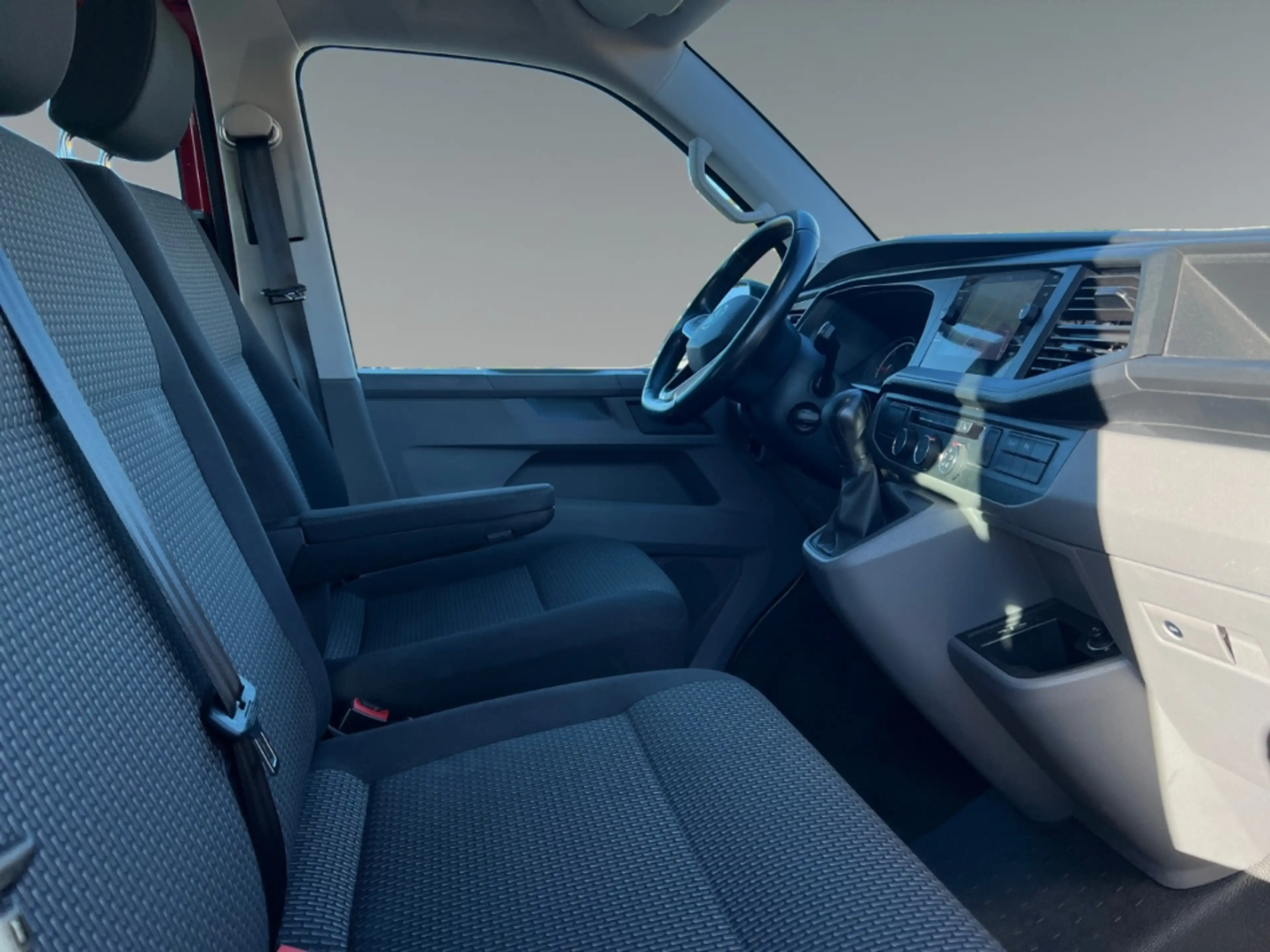 Volkswagen Transporter T6.1 Kombi FWD lang Navi LED Apple    CarPlay Andr — photo 6