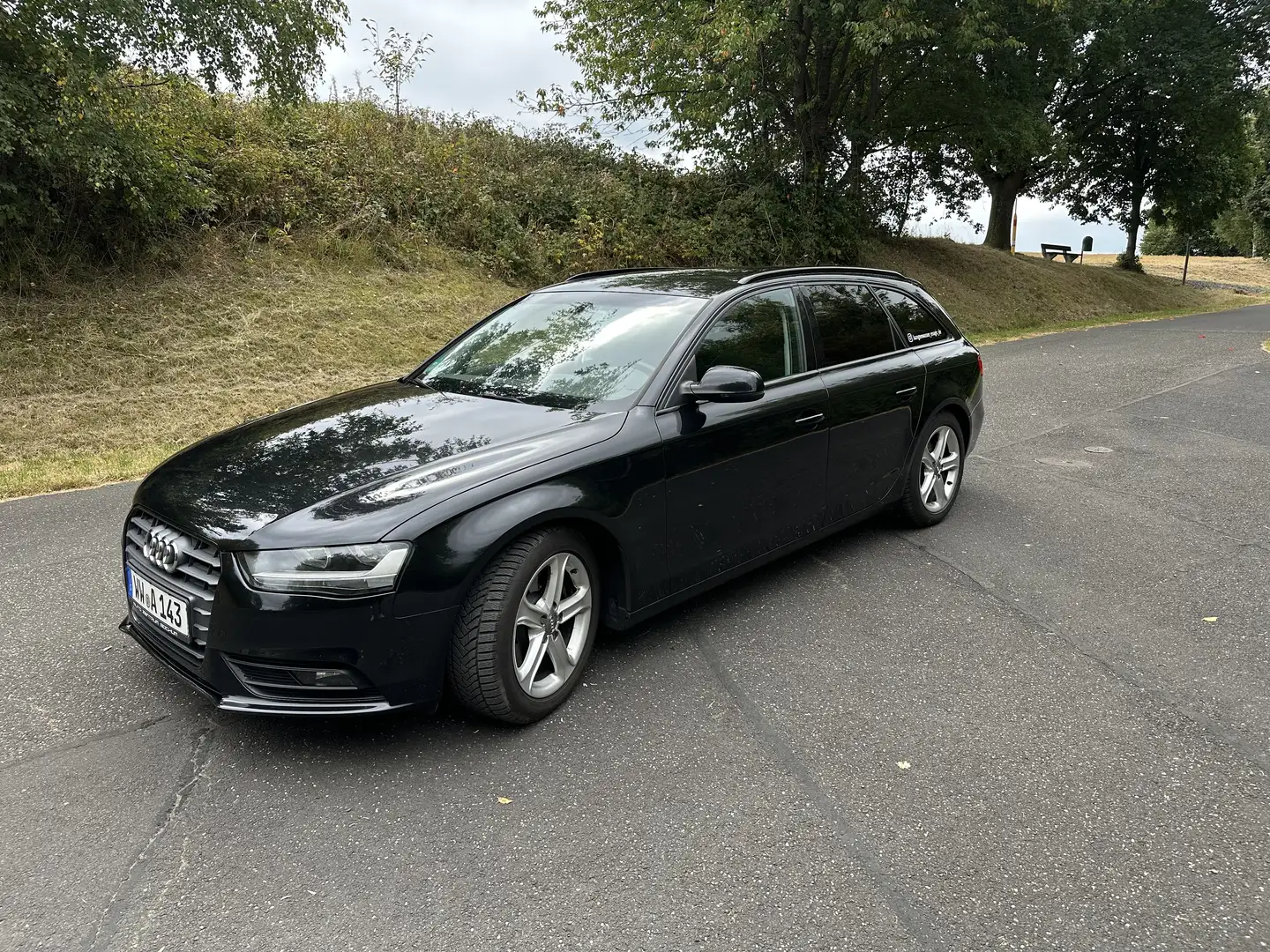 Audi A4 Ambition Schwarz - 1