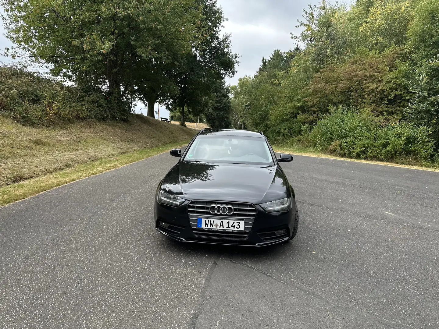 Audi A4 Ambition Schwarz - 2