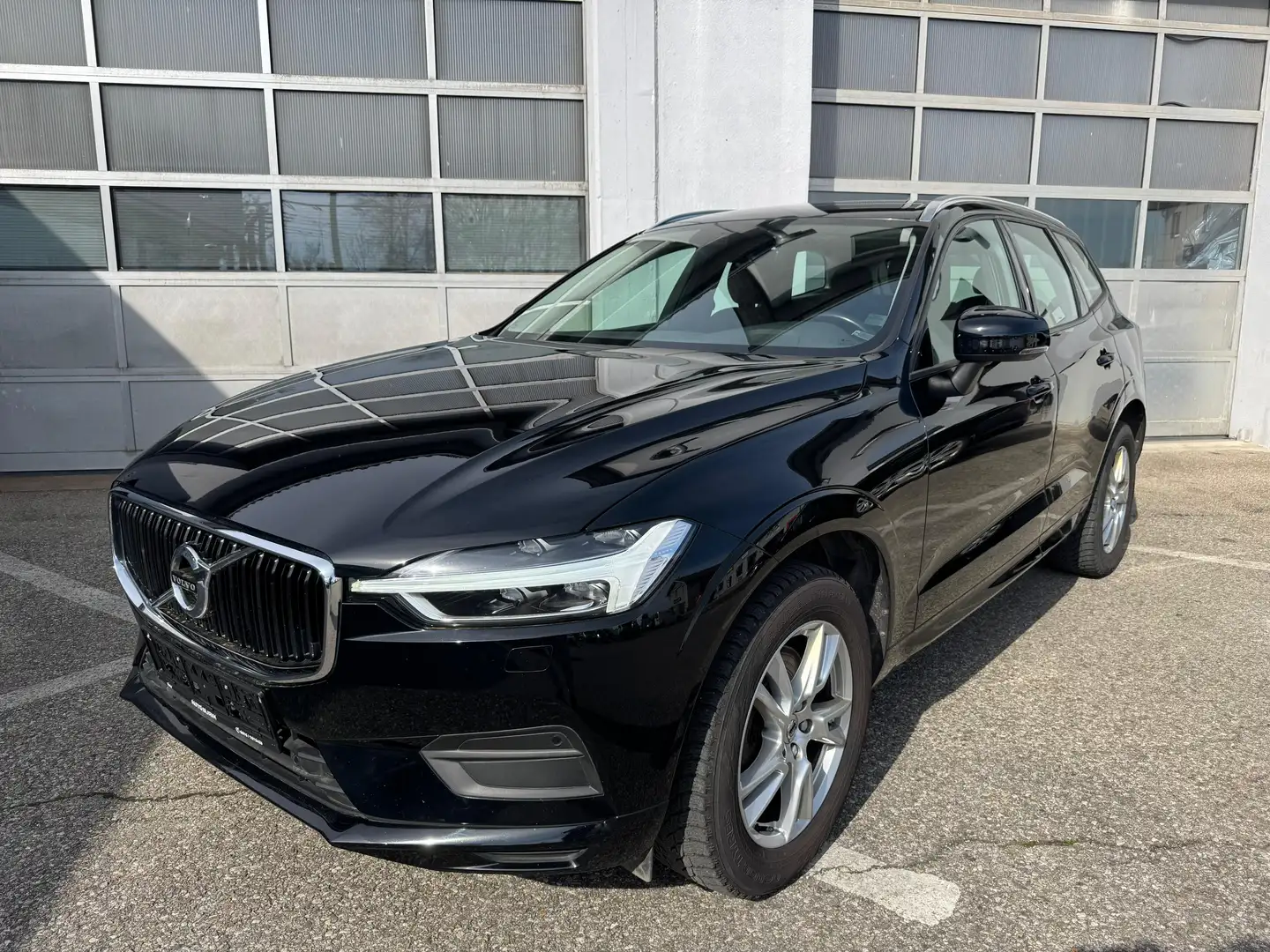 Volvo XC60 Momentum D3/Erstbesitz/Zahnriemen NEU. Schwarz - 2