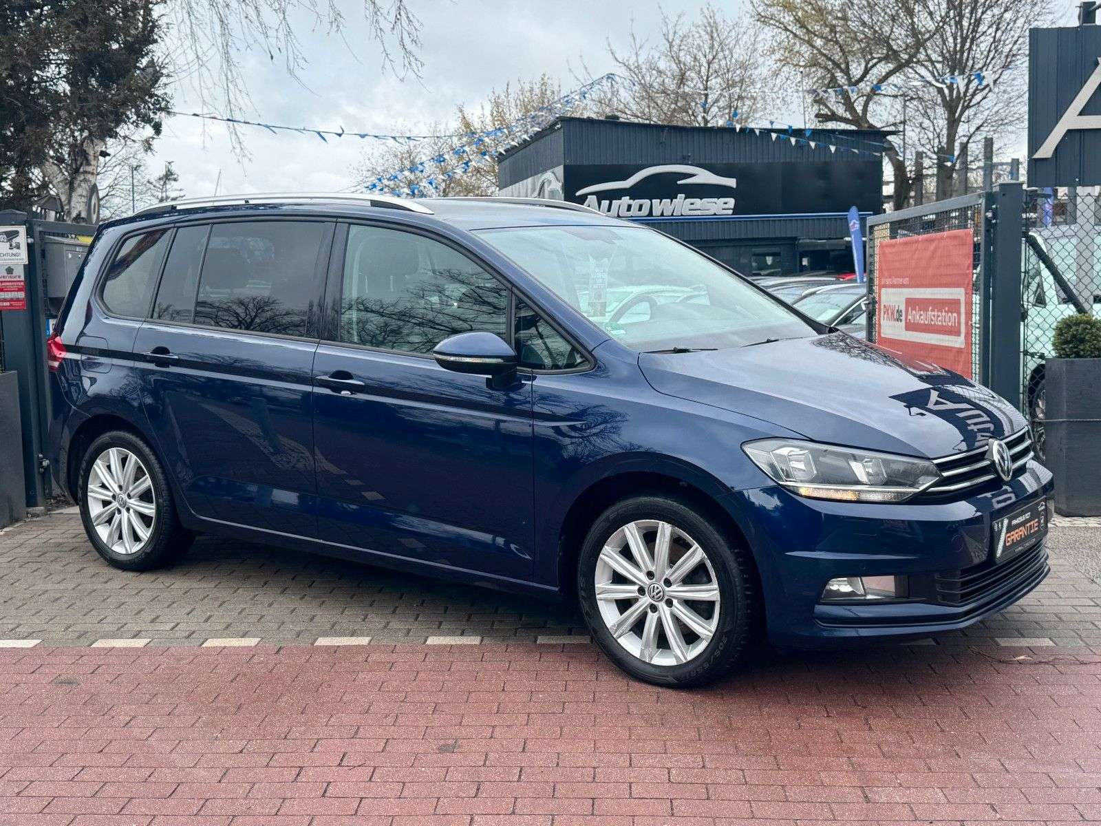 Second hand Volkswagen Touran 2.0