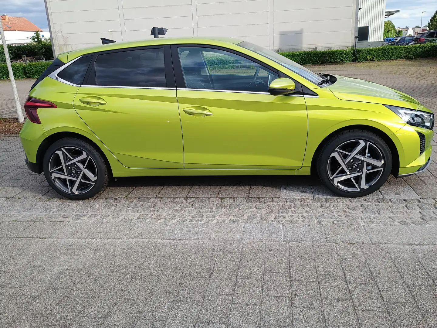 Hyundai i20 1.0 T-GDI 100 PS/Navi/Klimaautom/LED/17 Zoll/Alu Jaune - 2