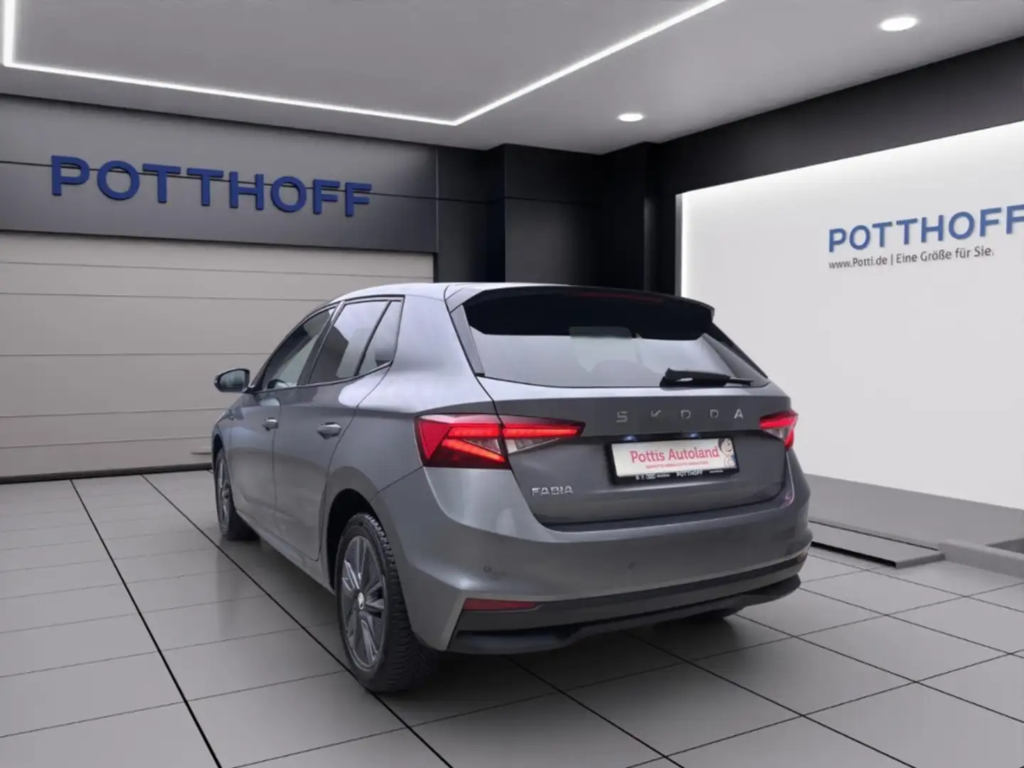 Skoda Fabia 1.0 TSI DSG DRIVE PANO NAVI SITZHZG ACC Grau - 2