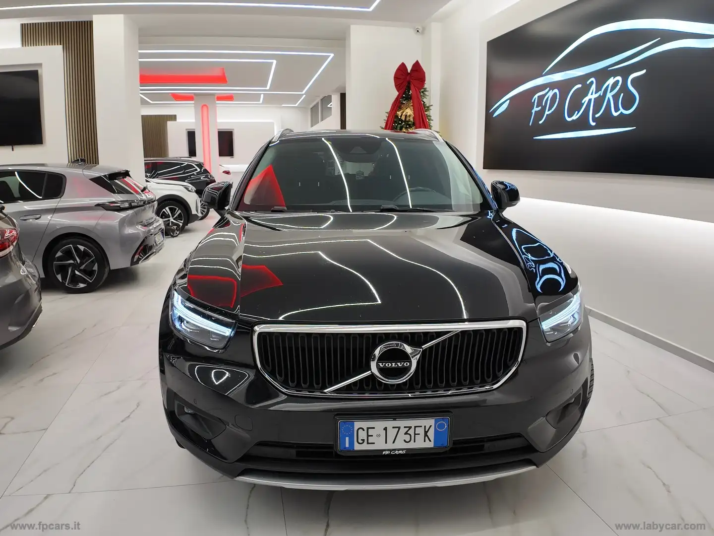 Volvo XC40 D3 Geartronic Momentum Pro N1 Schwarz - 2