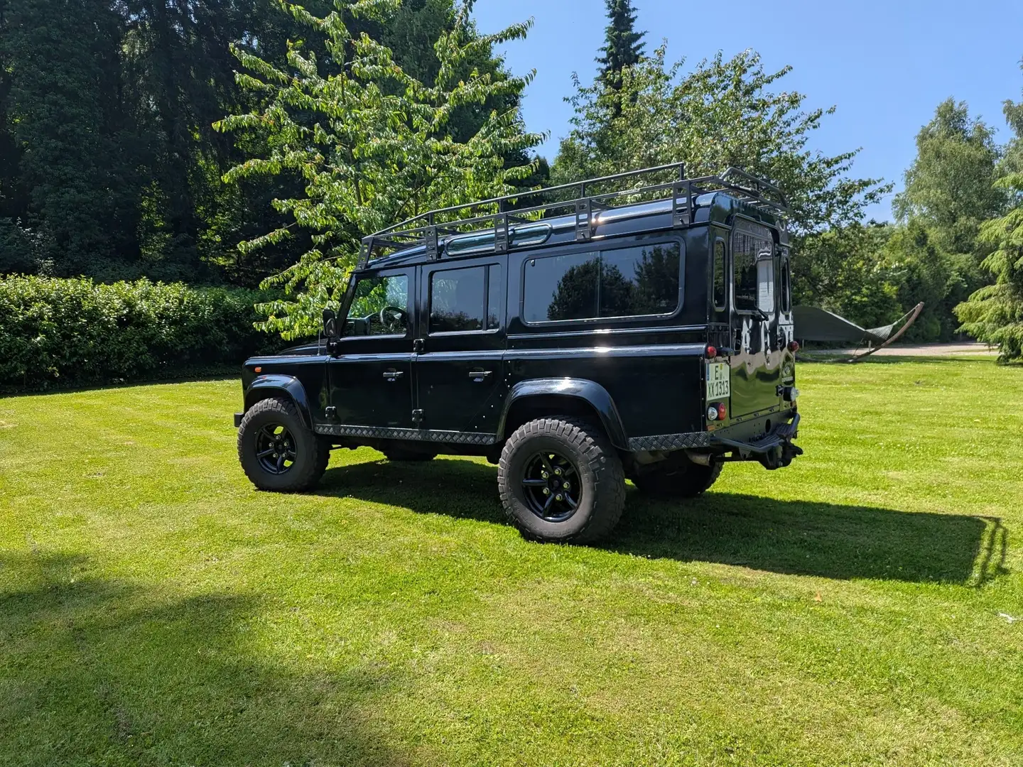 Land Rover Defender 110 DPF Station Wagon SE Schwarz - 2
